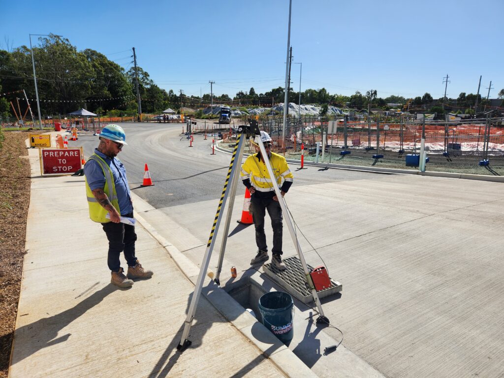 Tripod setup for confined space pit